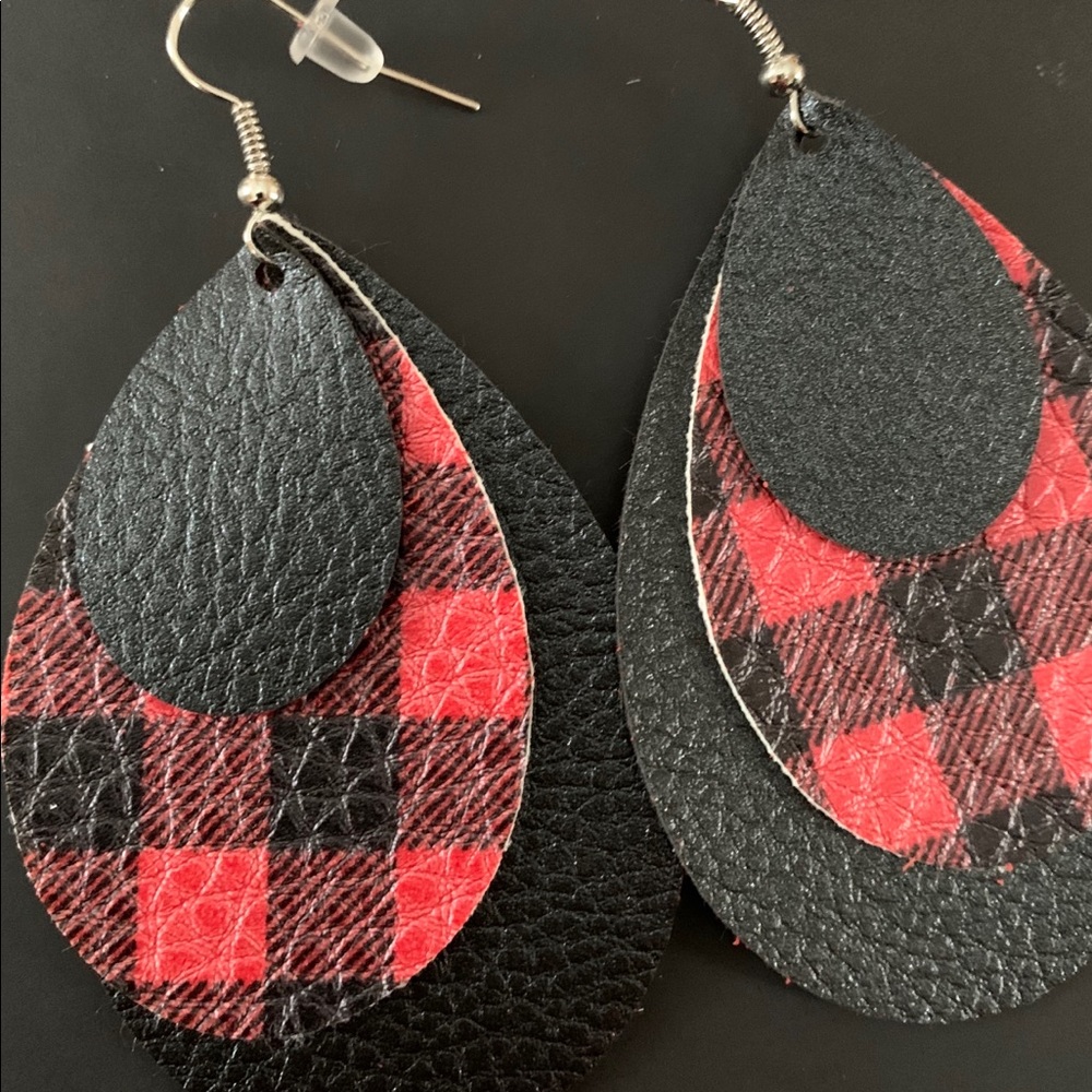 Leather earrings
